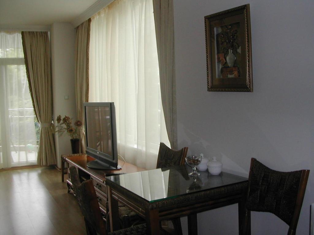 Oasis Suites Apartments And Studios Ravda Oda fotoğraf