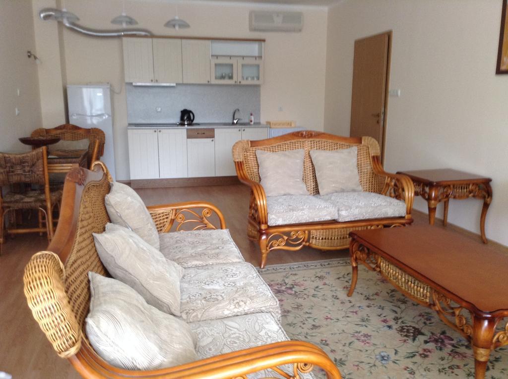 Oasis Suites Apartments And Studios Ravda Dış mekan fotoğraf