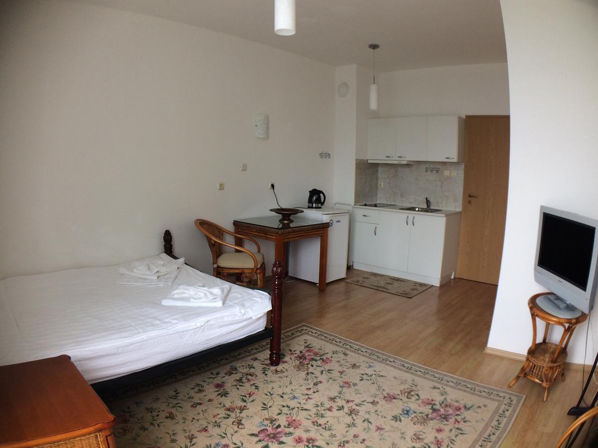 Oasis Suites Apartments And Studios Ravda Dış mekan fotoğraf
